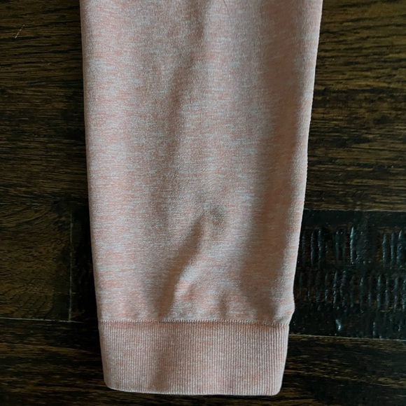 Gymshark leggings XS salmon color - Picture 6 of 7